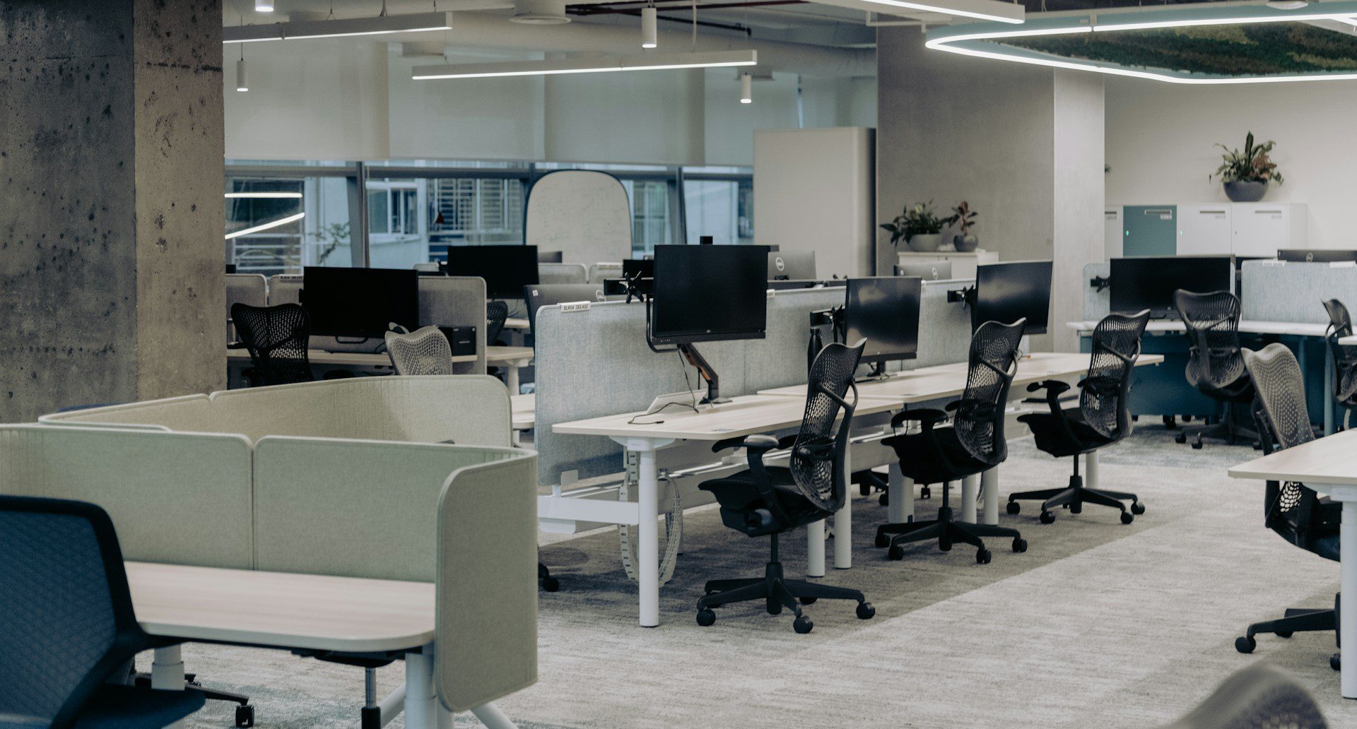 Why Work with a Professional Office Interior Designer in Lucknow
